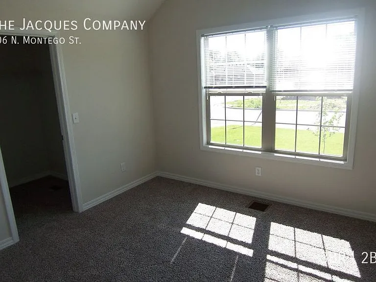 706 N Montego St — Photo 3