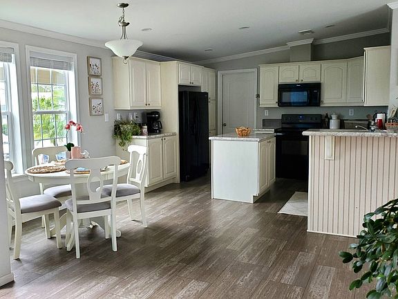 3rd image of 498 Stanleys Cay