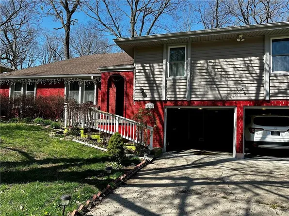 5804 NW Raintree Dr, Kansas City, MO 64152