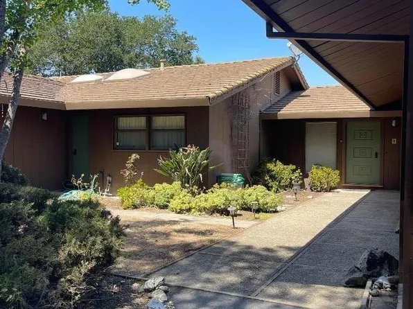 218 Enterprise Rd, Hollister, CA 95023