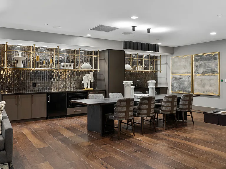 Member Clubroom Dinning