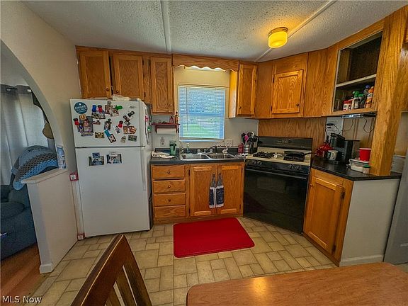 4th image of 117 W Park Dr