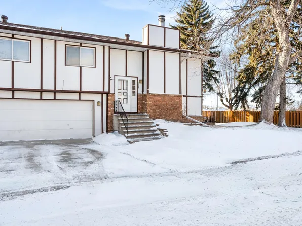 2305 4th Ave S, Moorhead, MN 56560