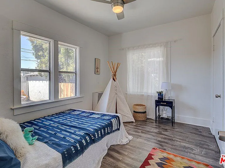 3871 S Hobart Blvd — Photo 24