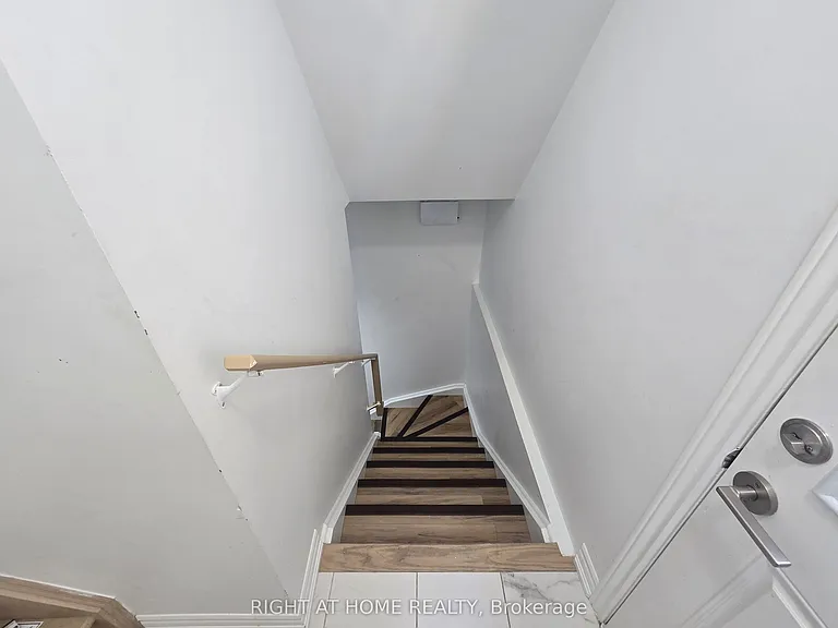 458 Bergamot Ave #BASEMENT — Photo 8