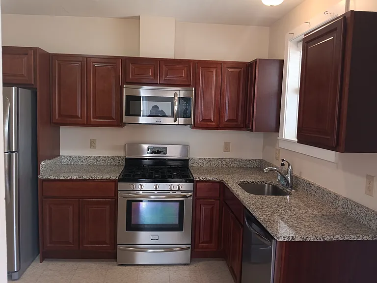 316 E State St #C — Photo 1