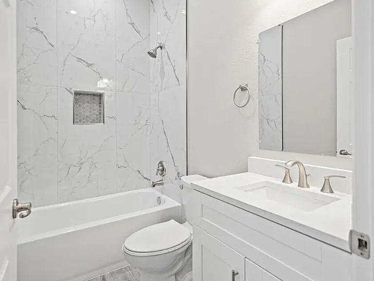 132 NW 11th Ave — Photo 5