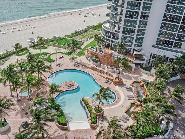 18201 E Collins Ave #5009 — Photo 4