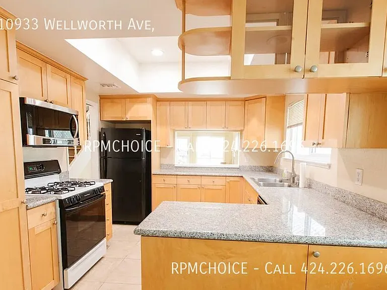10933 Wellworth Ave — Photo 8