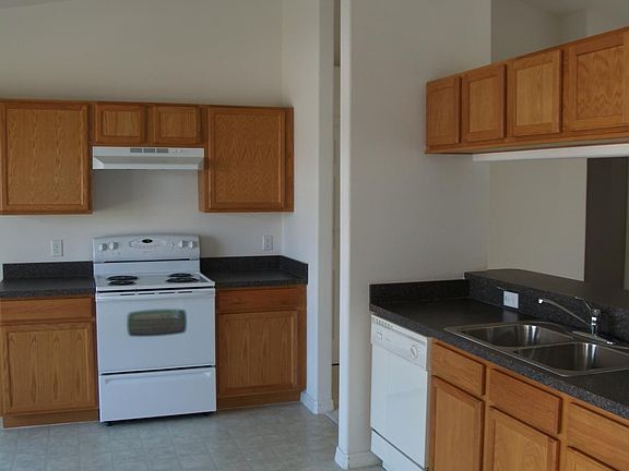 2nd image of 319 Clearwater Ln