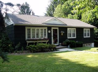 8 Maple Lake Rd, Kinnelon, NJ 07405