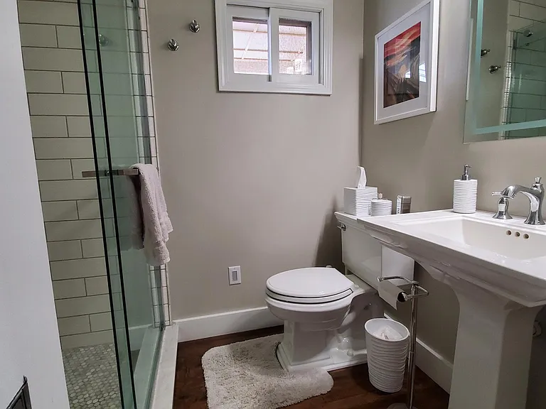 233 N Summit St — Photo 12