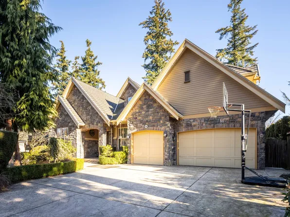 2080 136th St, Surrey, BC V4A 0A1