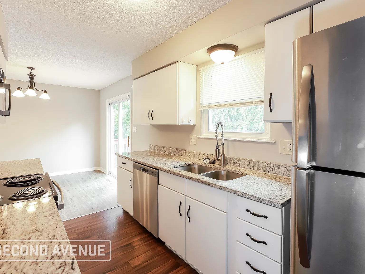 3 bed, 2.0 bath, 1573 sqft, $1,950 — Photo 4