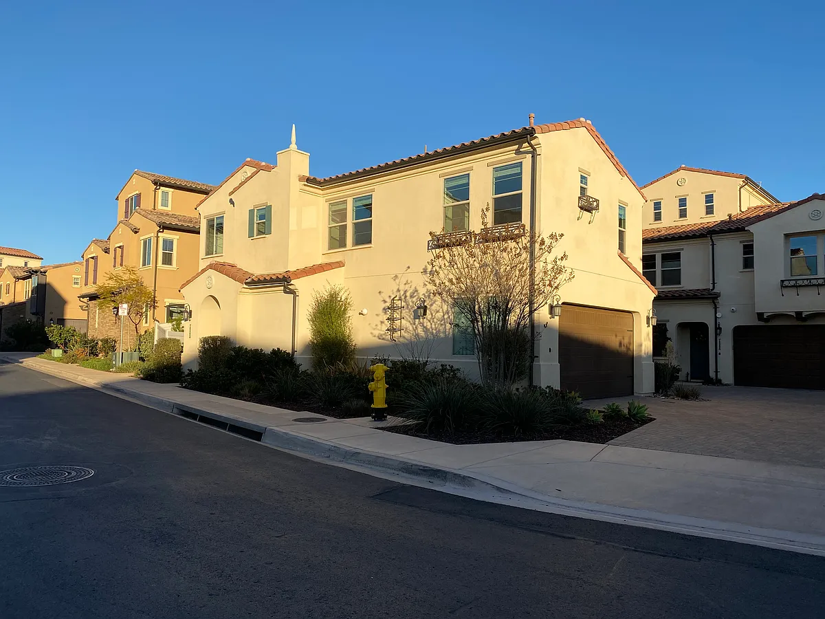 Side view - 16309 Veridian Cir