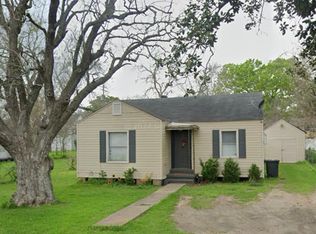 813 Texas St, Wharton, TX 77488