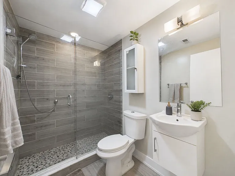 1435 S Taylor St — Photo 13