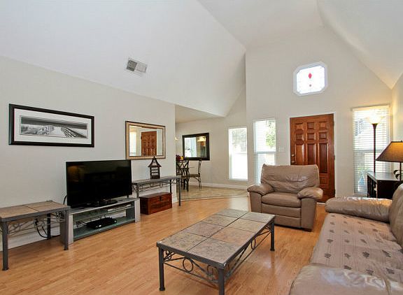 3rd image of 1132 Weldon Ln