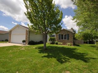 2510 Hidden Oaks Dr, Charleston, IL