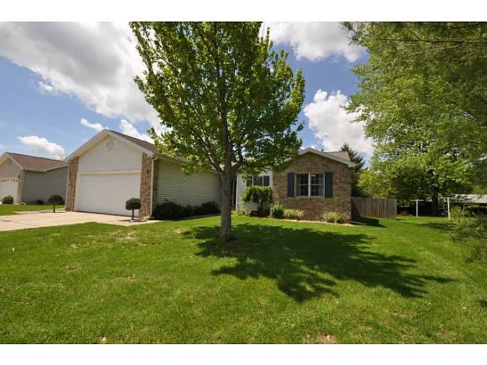 2510 Hidden Oaks Dr photo 1
