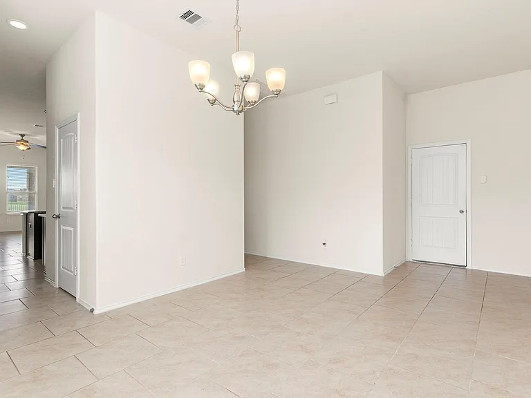 23607 Legano Dr — Photo 12