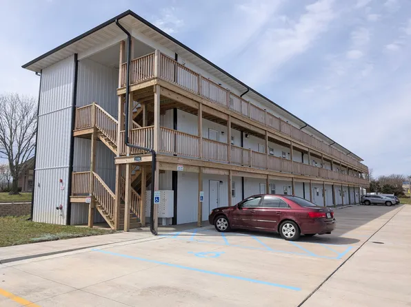 1106 S Mitchell St #D, Warrensburg, MO 64093