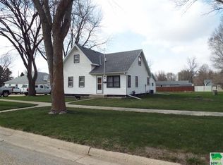 504 2nd St, Sibley, IA 51249