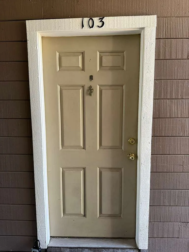 1 bed, 674 sqft, $1,330 — Photo 2