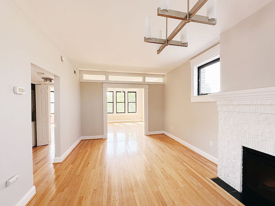 living room/dining room