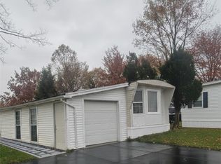 6 Highridge Ter, Hamburg, NY 14075