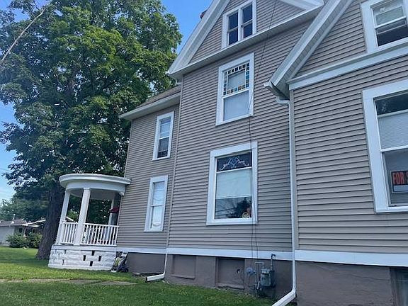 2nd image of 703 S Main St