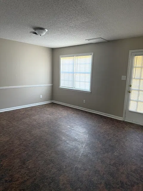 4450 CHUCK — Photo 2