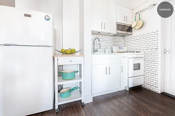 Sold by Triplemint | media 21