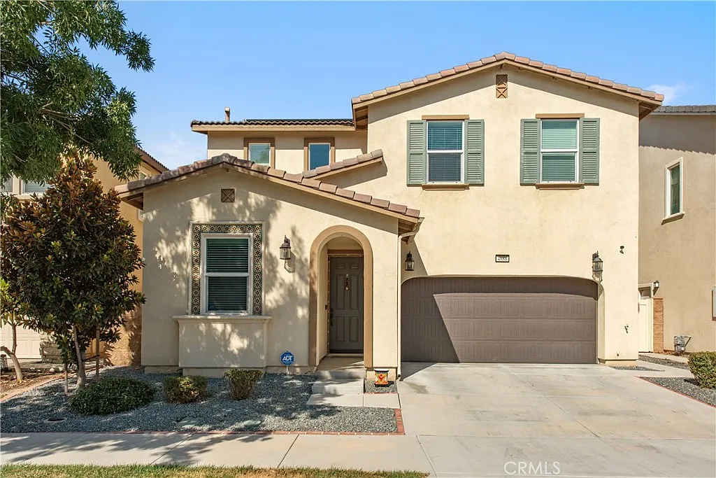 4 bed, 2214 sqft, $4,000 — Photo 1