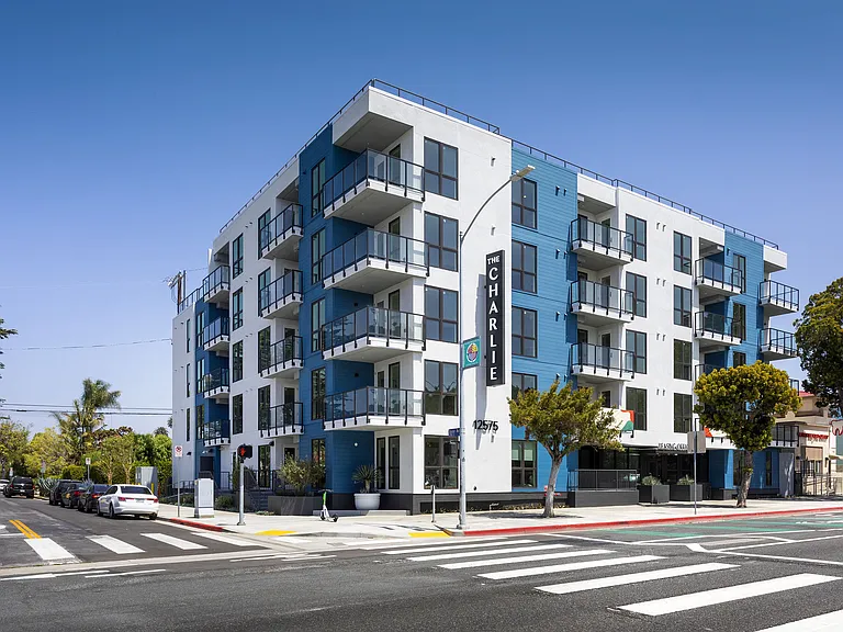 The Charlie Mar Vista apartments community photo