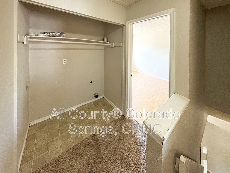347 W Iowa Ave — Photo 13