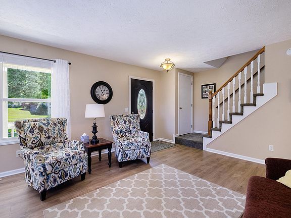 4th image of 802 Meadow Dr