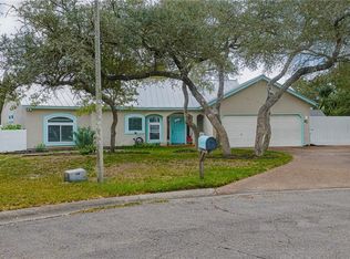610 Bent Tree St, Rockport, TX 78382