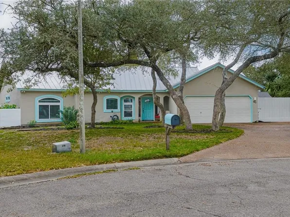 610 Bent Tree St, Rockport, TX 78382