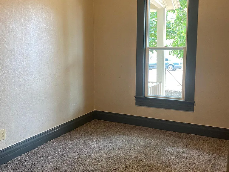 1328 Spruce St — Photo 4