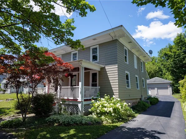 1726 Rochester St, Lima, NY 14485