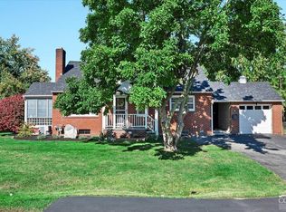 37 Bruen Ct, Rensselaer, NY 12144