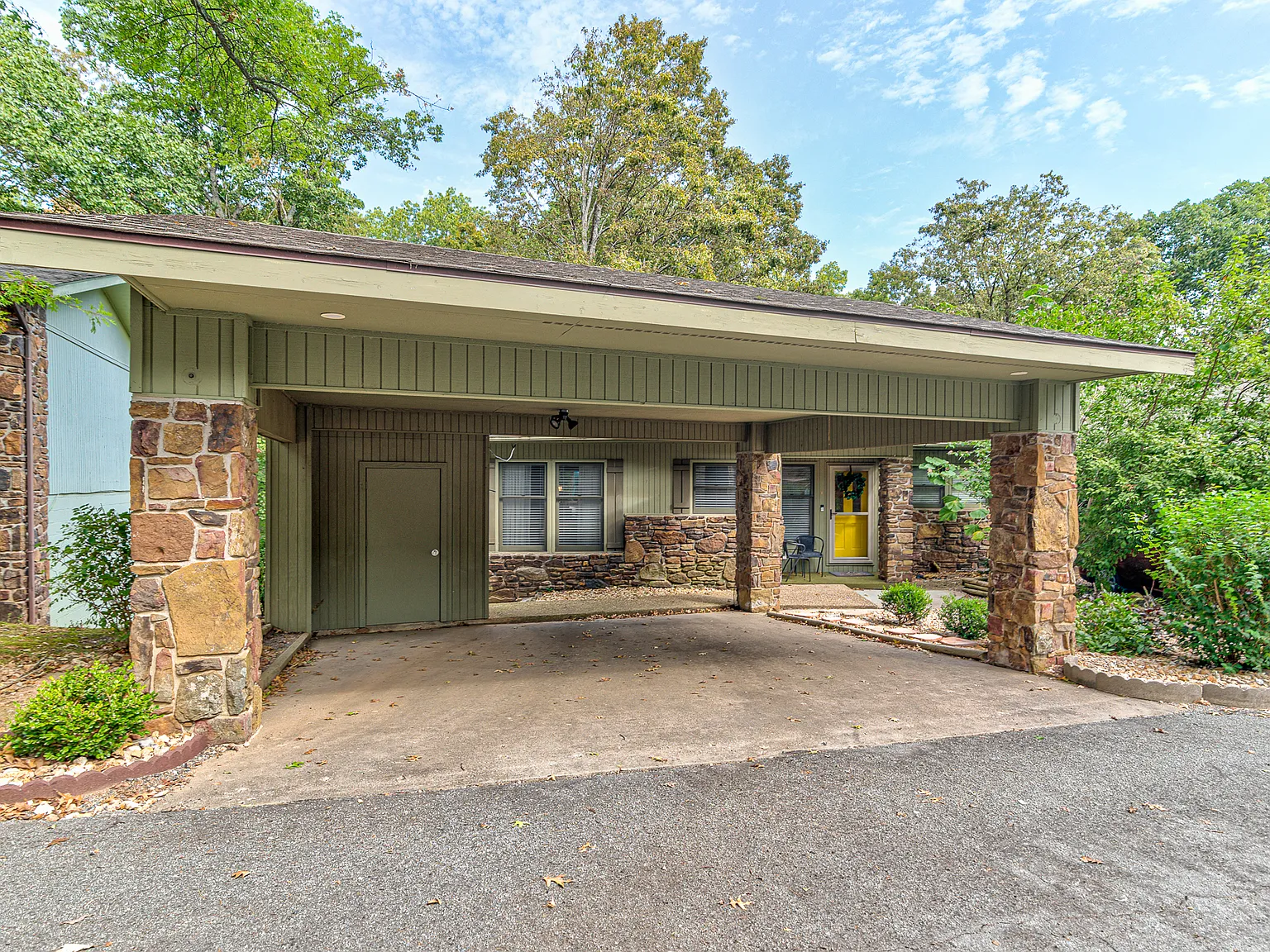 3 bed, 1744 sqft, $1,850 — Photo 3