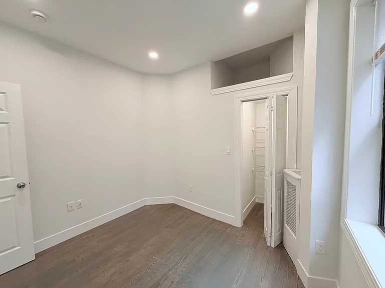 24 Phillips St #12 — Photo 6