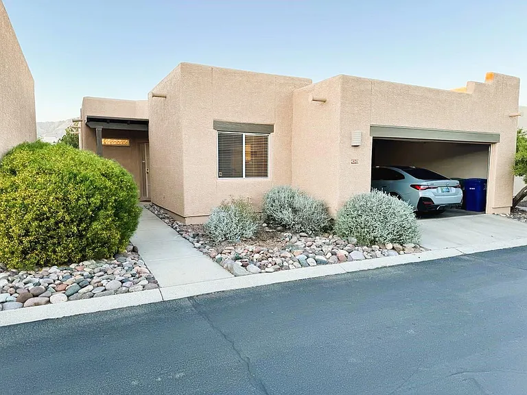 4349 E Haven Ln — Photo 31