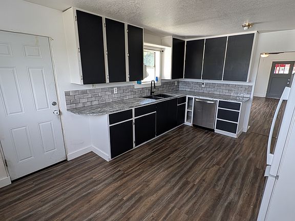 2nd image of 501 W 12th St #1
