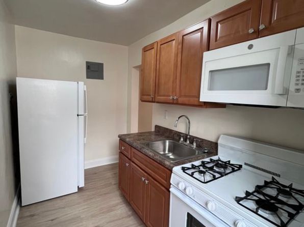 2049 20th Ln APT 4A