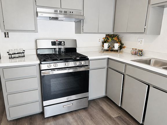 2nd image of 447 S Olive APT 6