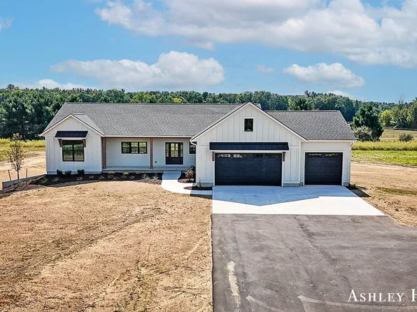 6464-17 Mile Rd, Cedar Springs, MI 49319