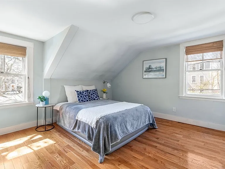 82 Bristol St — Photo 10